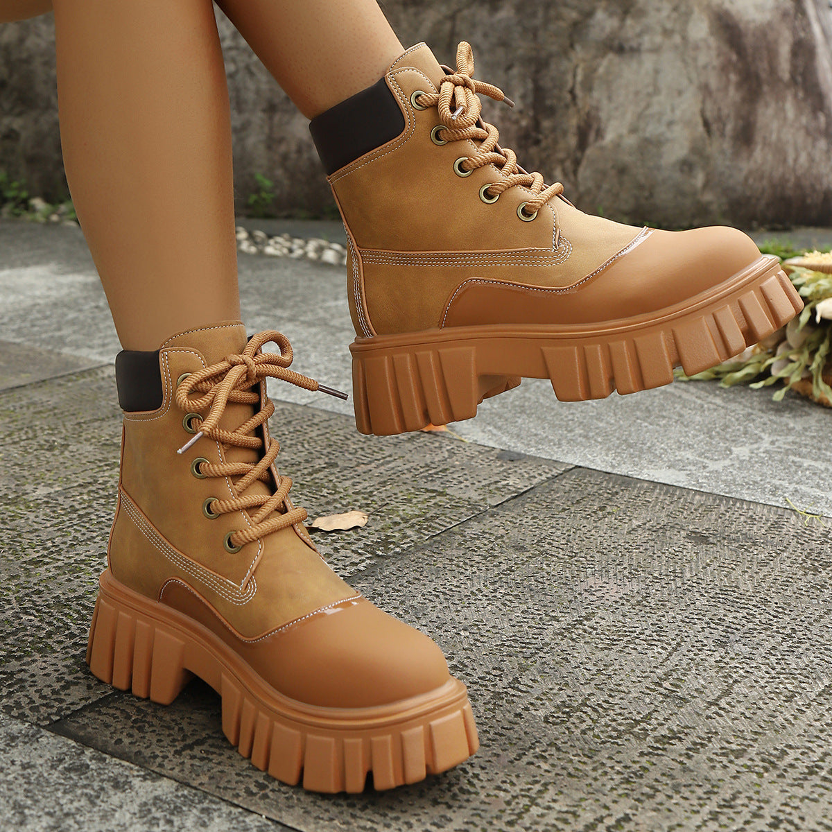 Bottines Chunky Bicolores – Style Urbain, Confort Absolu et Look Audacieux