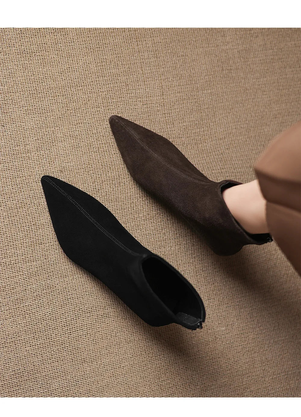 Bottines à bout pointu en daim de vachette pour femmes