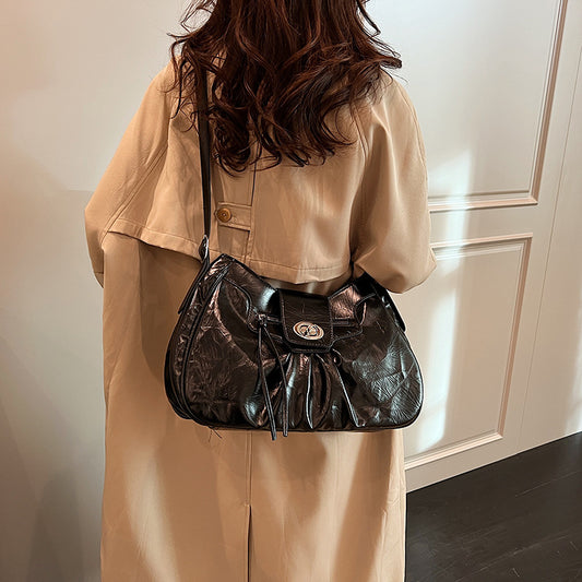 Sac à Main Hobo Vintage Effet Froissé  L'Élégance Décontractée et Audacieuse