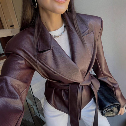 Veste Blazer en Simili Cuir Structurée avec Ceinture  Élégance Moderne