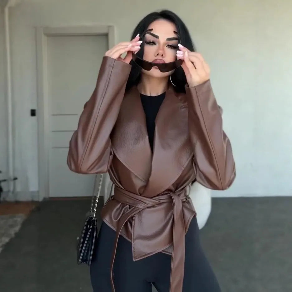 Veste Blazer en Simili Cuir Structurée avec Ceinture  Élégance Moderne