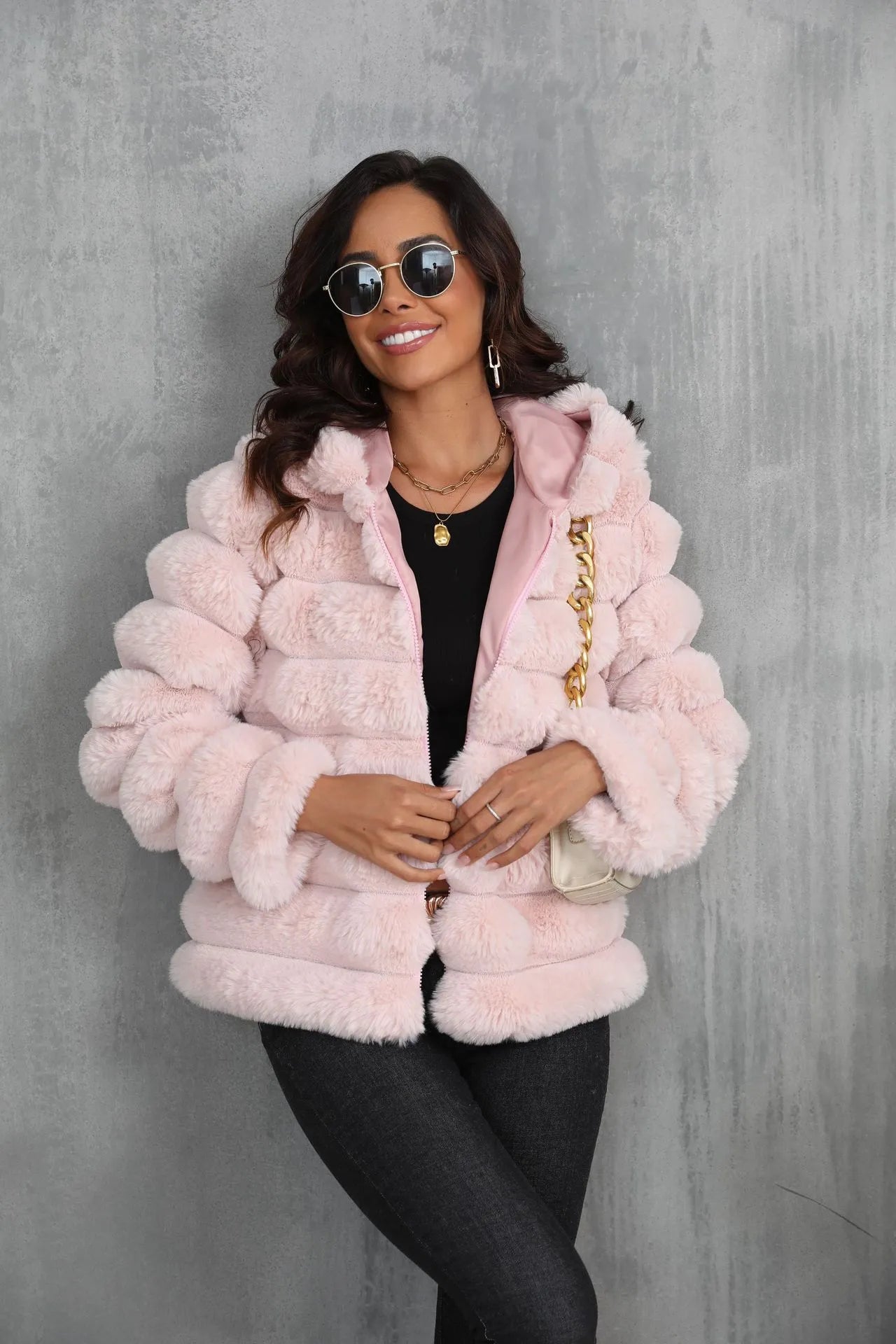 Veste courte à capuche rayée en imitation fourrure pour femme