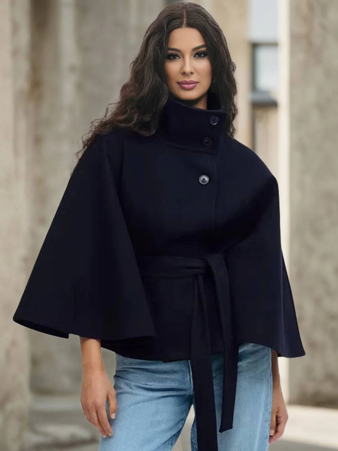 Cape Femme Élégante – Style & Ceinture