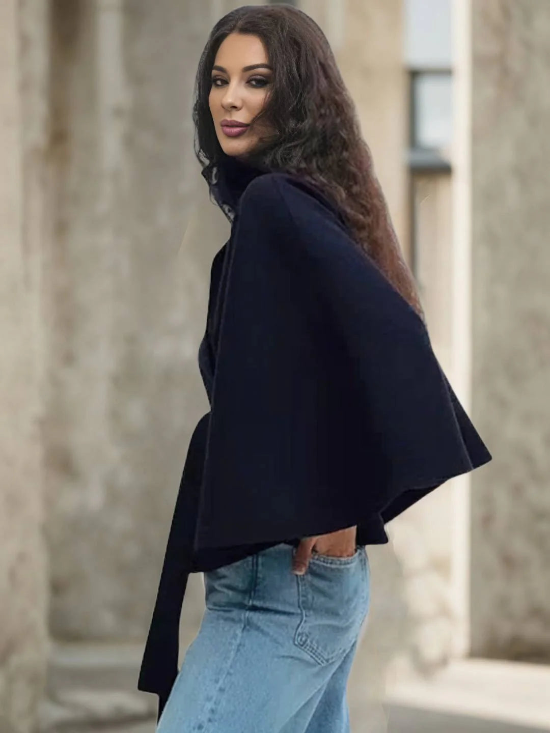 Cape Femme Élégante – Style & Ceinture