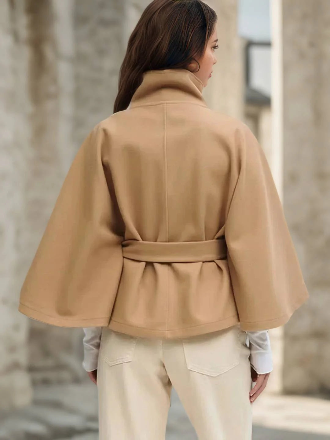 Cape Femme Élégante – Style & Ceinture