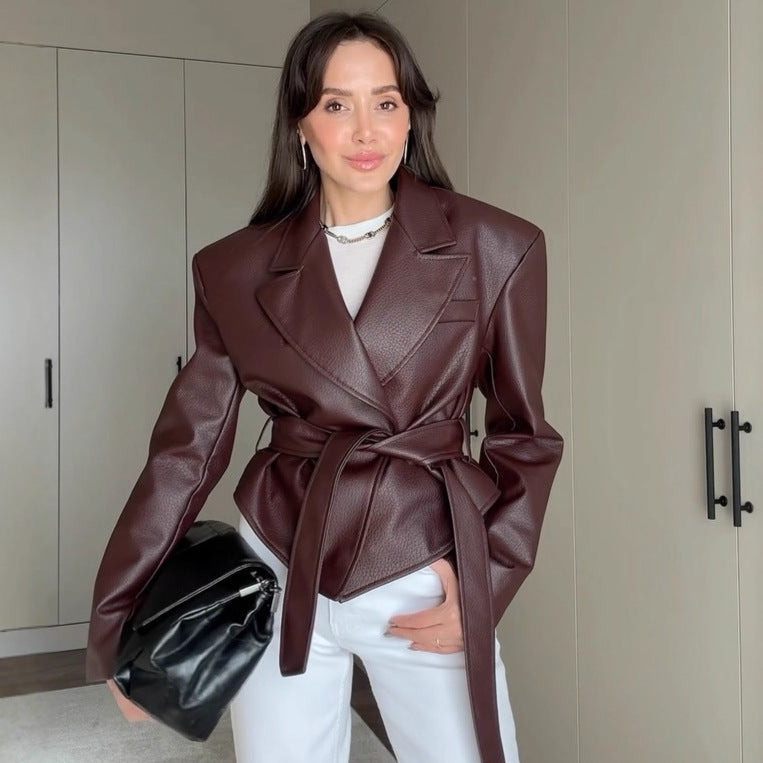 Veste Blazer en Simili Cuir Structurée avec Ceinture  Élégance Moderne