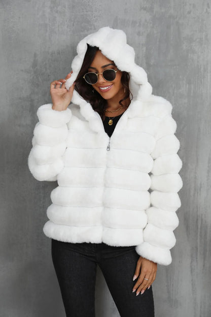 Veste courte à capuche rayée en imitation fourrure pour femme