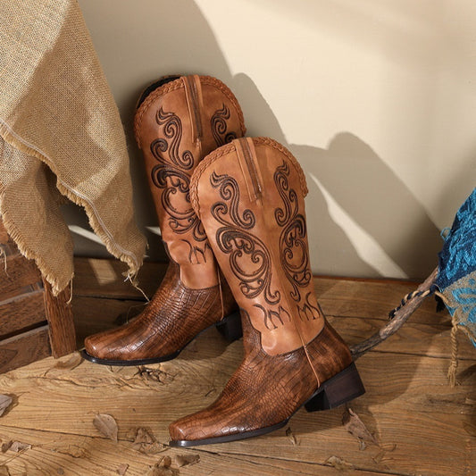 Bottes Western Brodées – L'Esprit Cow-boy Chic et l’Élégance de l’Effet Croco